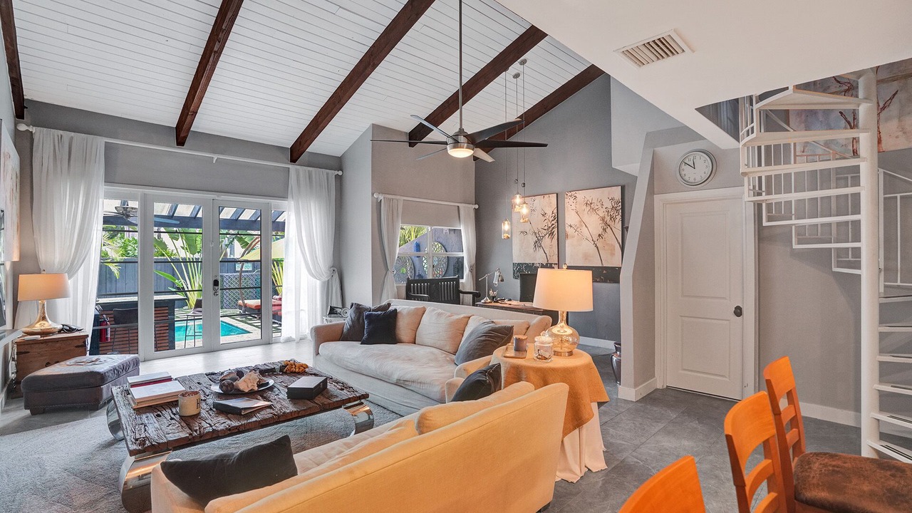 Photo of Livingroom in Colee Hammock