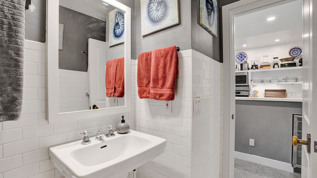 Photo of Bathroom in Colee Hammock