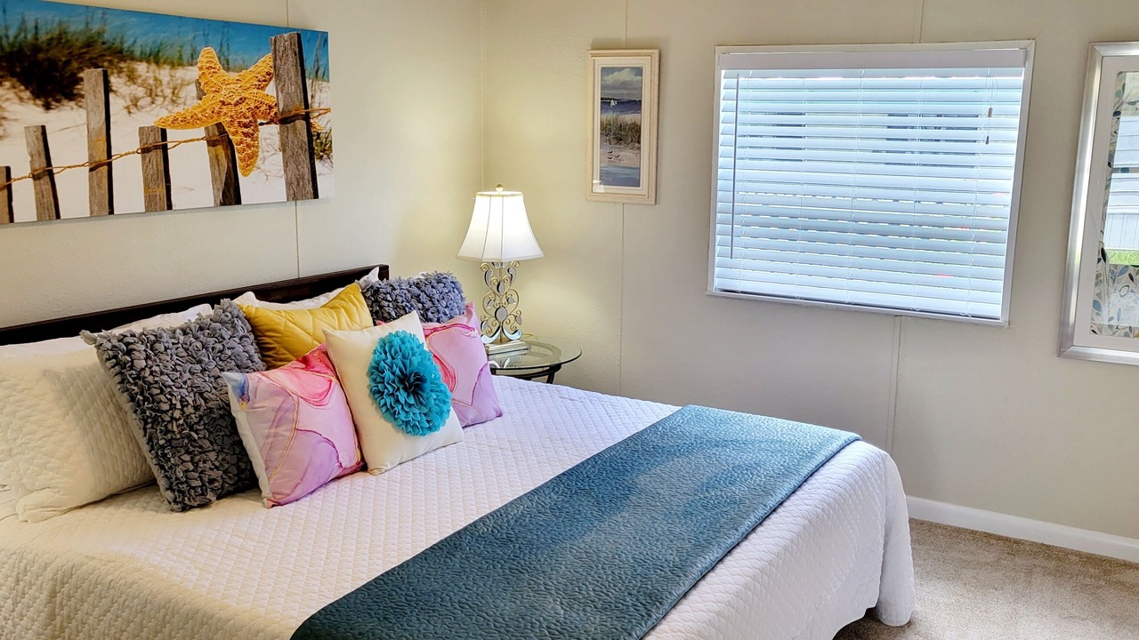 Photo of Bedroom in Edgewater