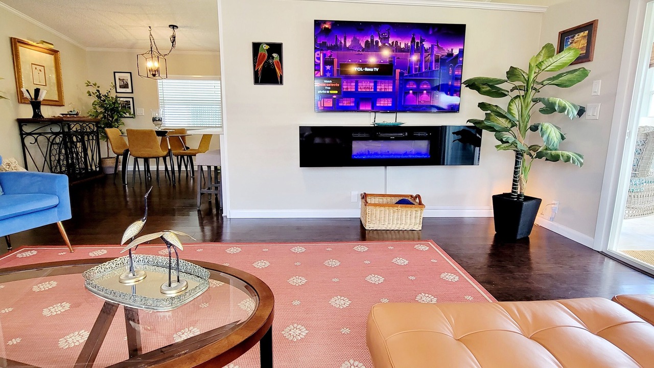Photo of Livingroom in Edgewater