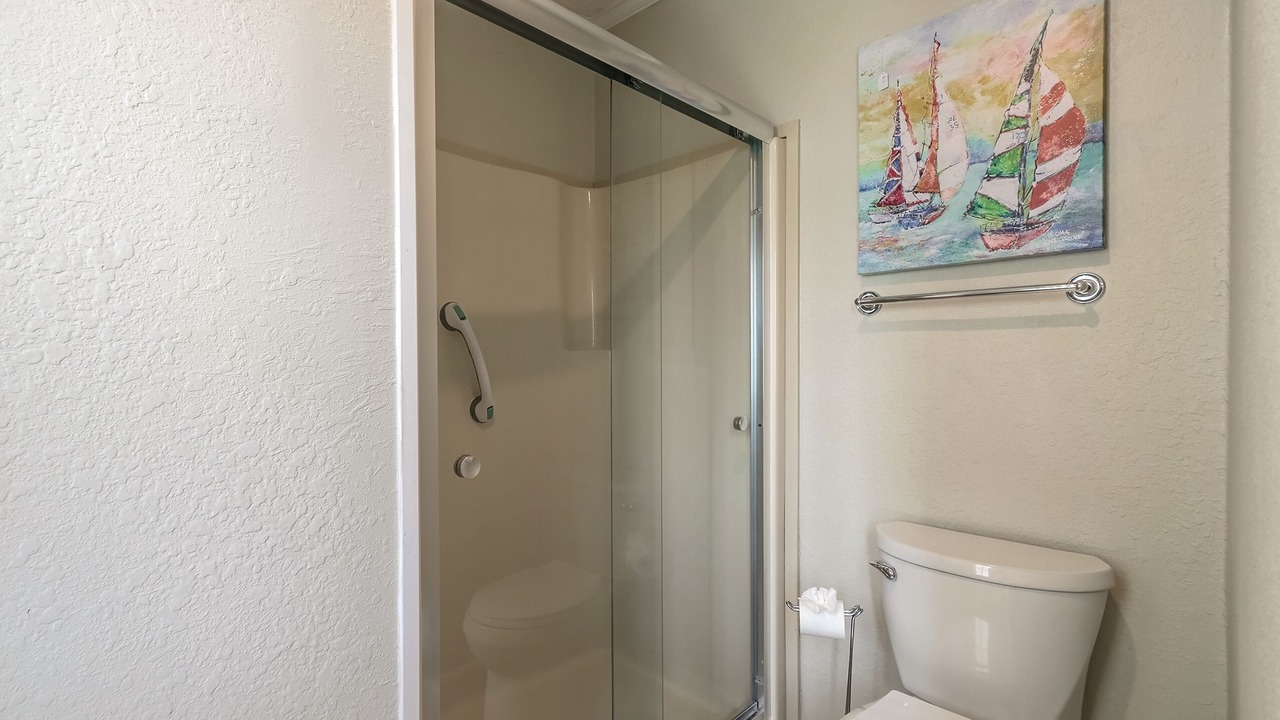 Photo of Bathroom in Edgewater
