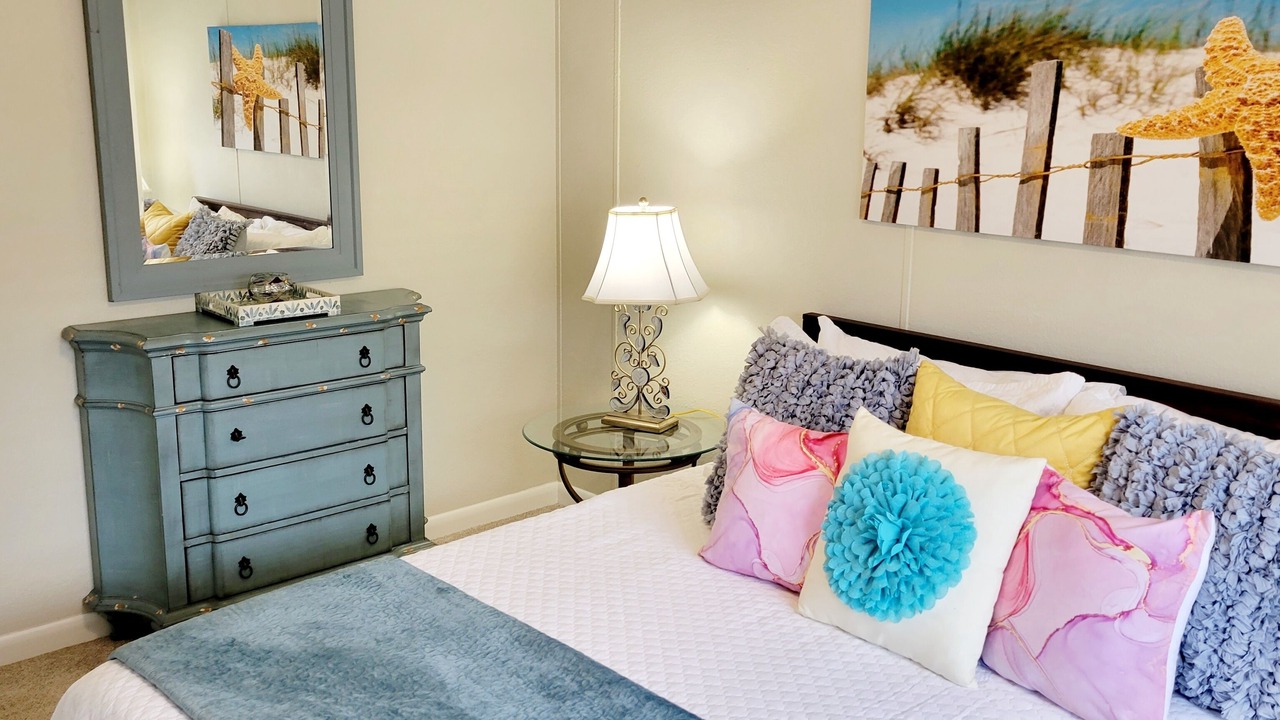 Photo of Bedroom in Edgewater