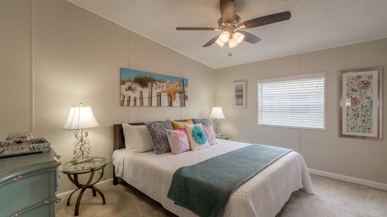 Photo of Bedroom in Edgewater