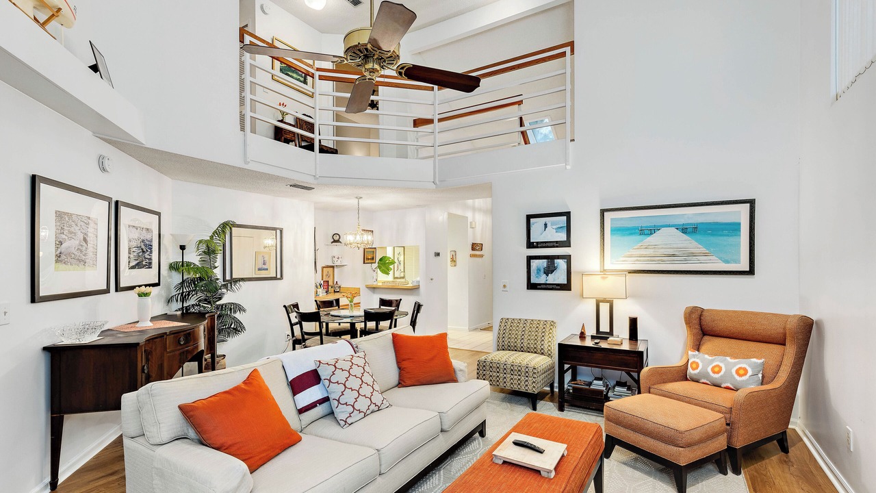 Photo of Livingroom in Palm Valley