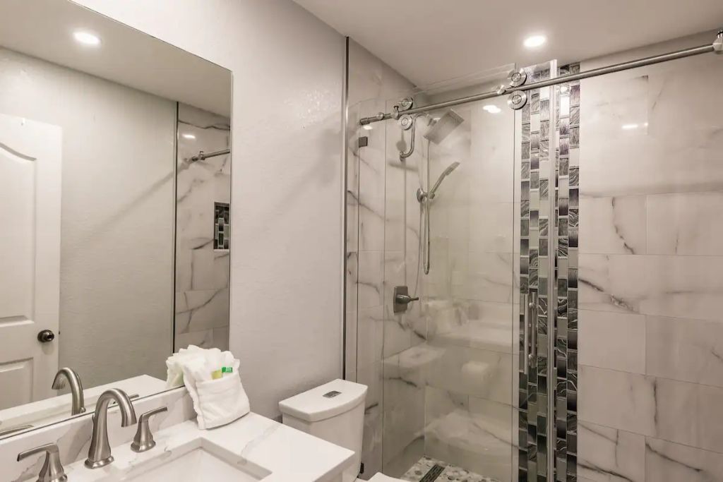 Photo of Bathroom in Mariner