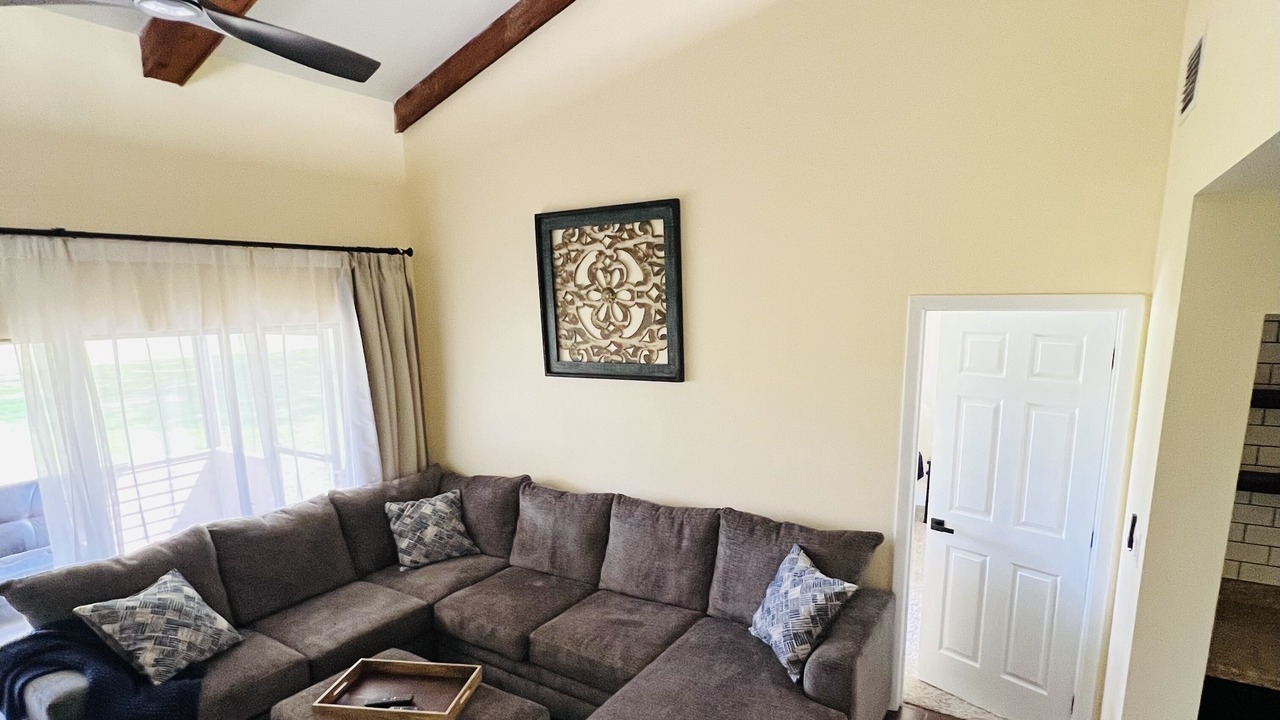 Photo of Livingroom in Nichols