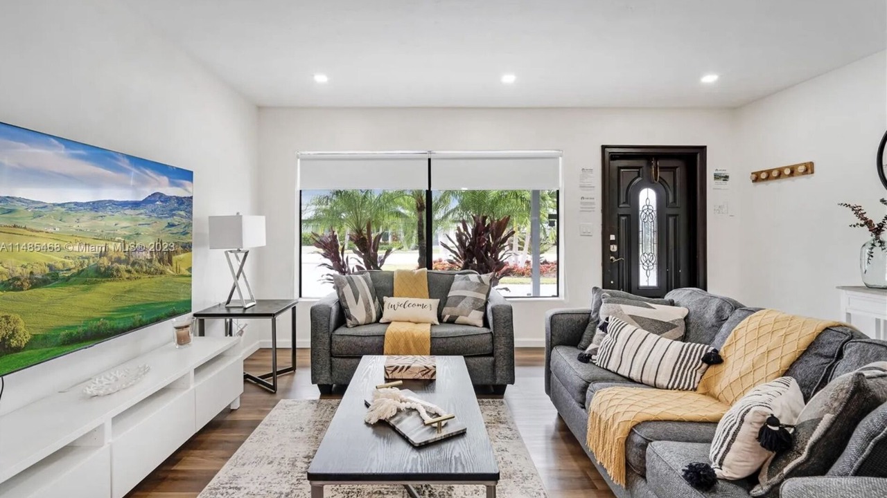 Photo of Livingroom in Pompano Isles