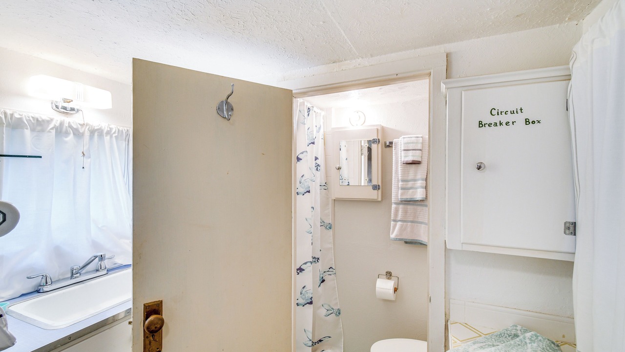 Photo of Bathroom in Edgar
