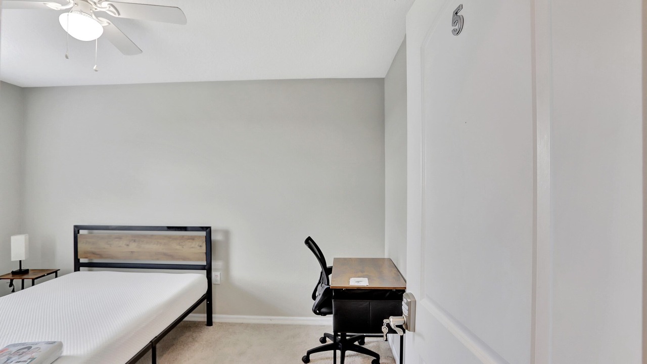 Photo of Bedroom in Tavares