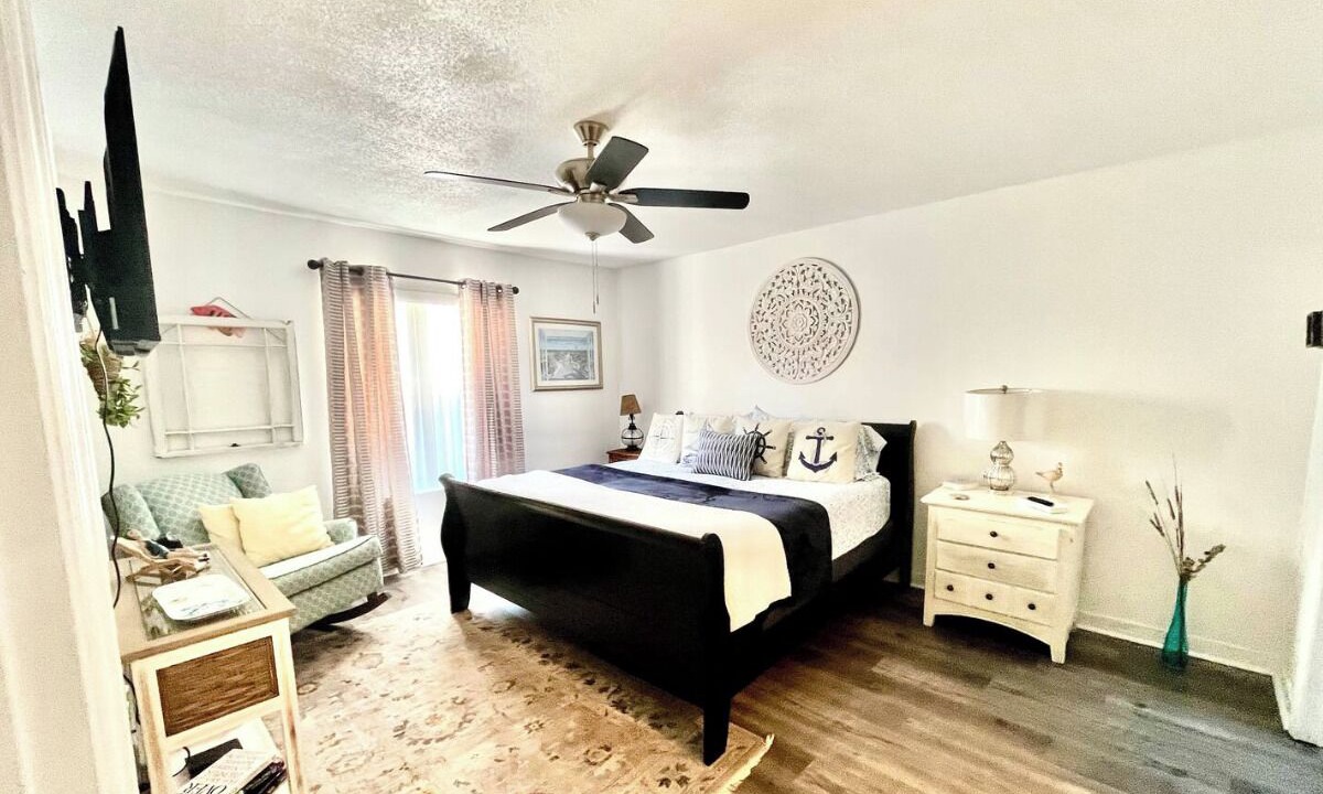 Photo of Bedroom in Florida Shores
