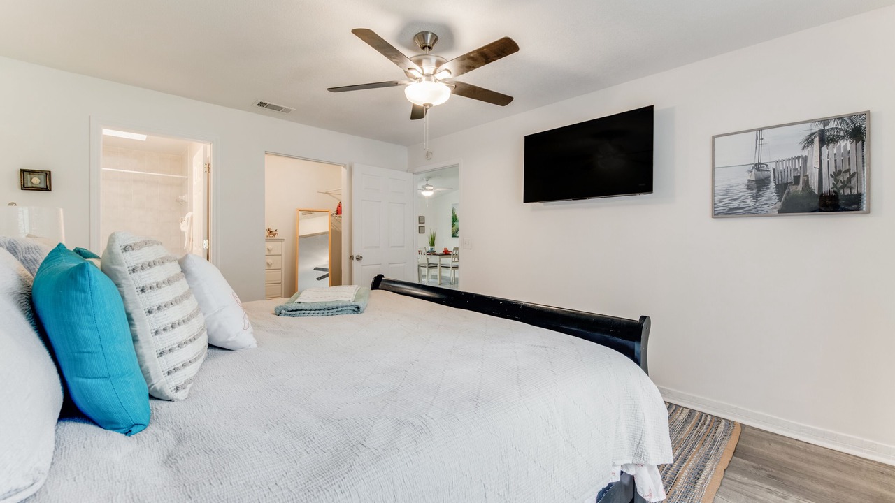Photo of Bedroom in Florida Shores