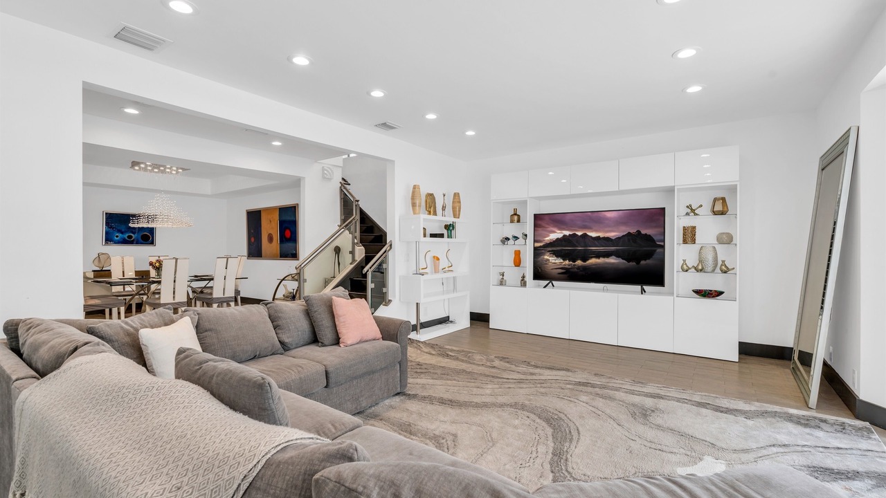 Photo of Bedroom in Lauderdale Beach