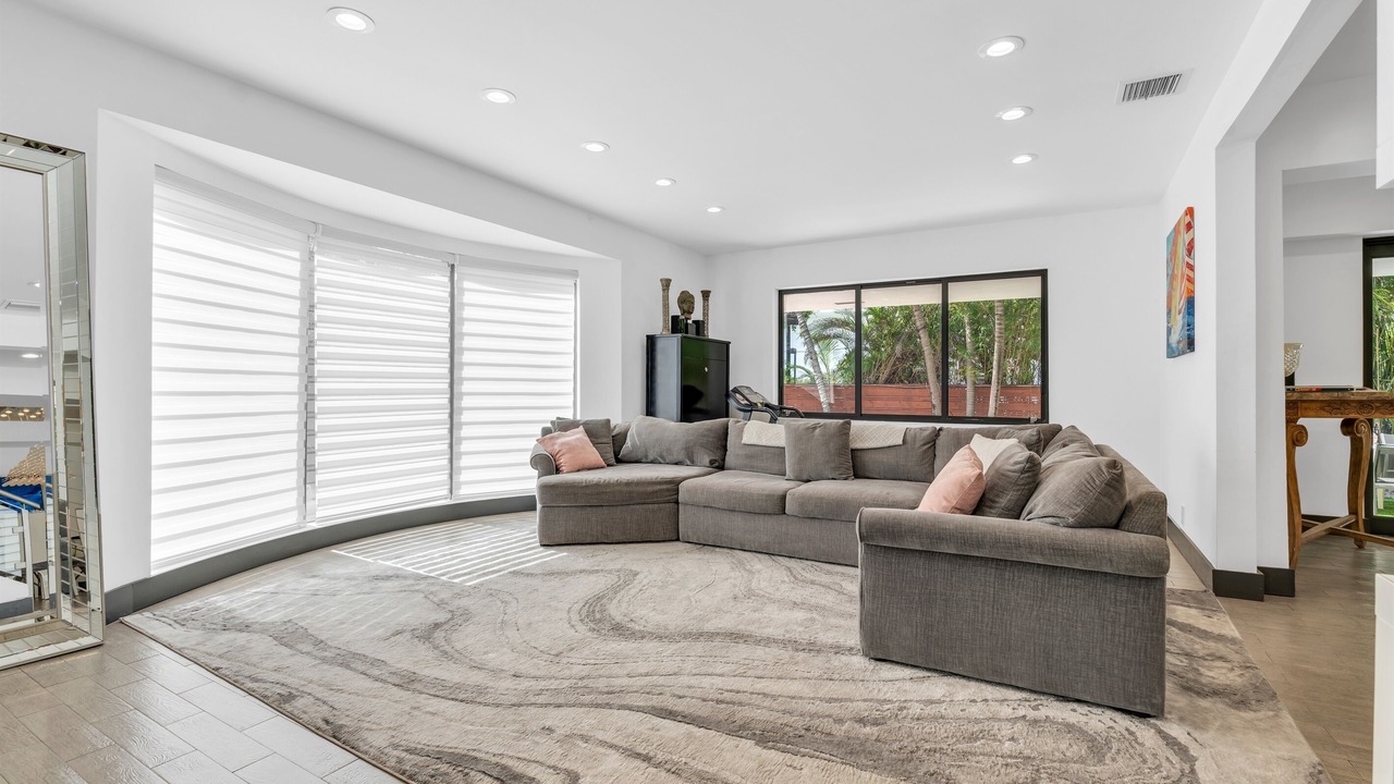 Photo of Bedroom in Lauderdale Beach