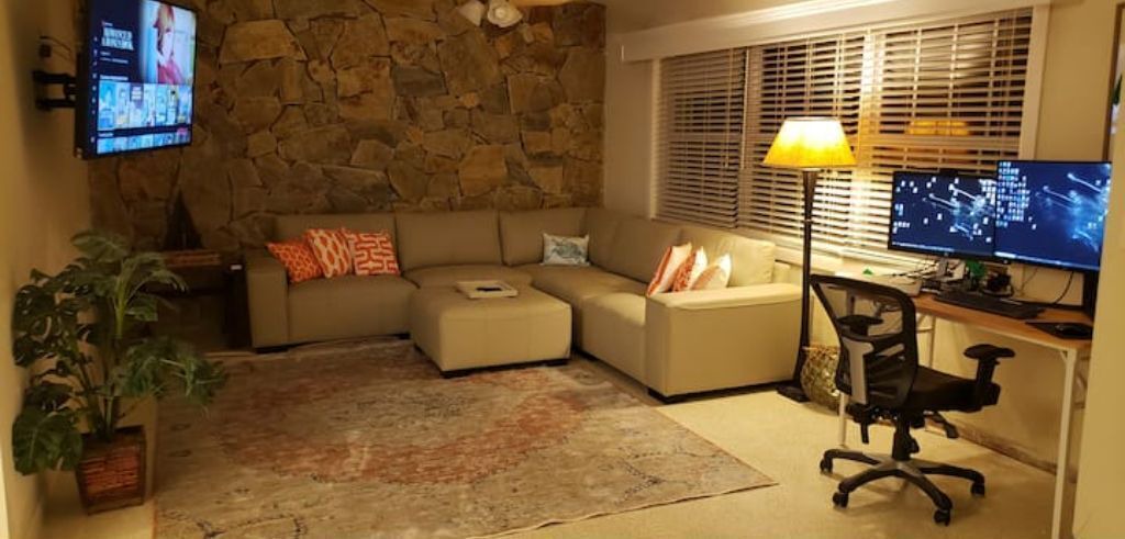 Photo of Livingroom in Yacht Club