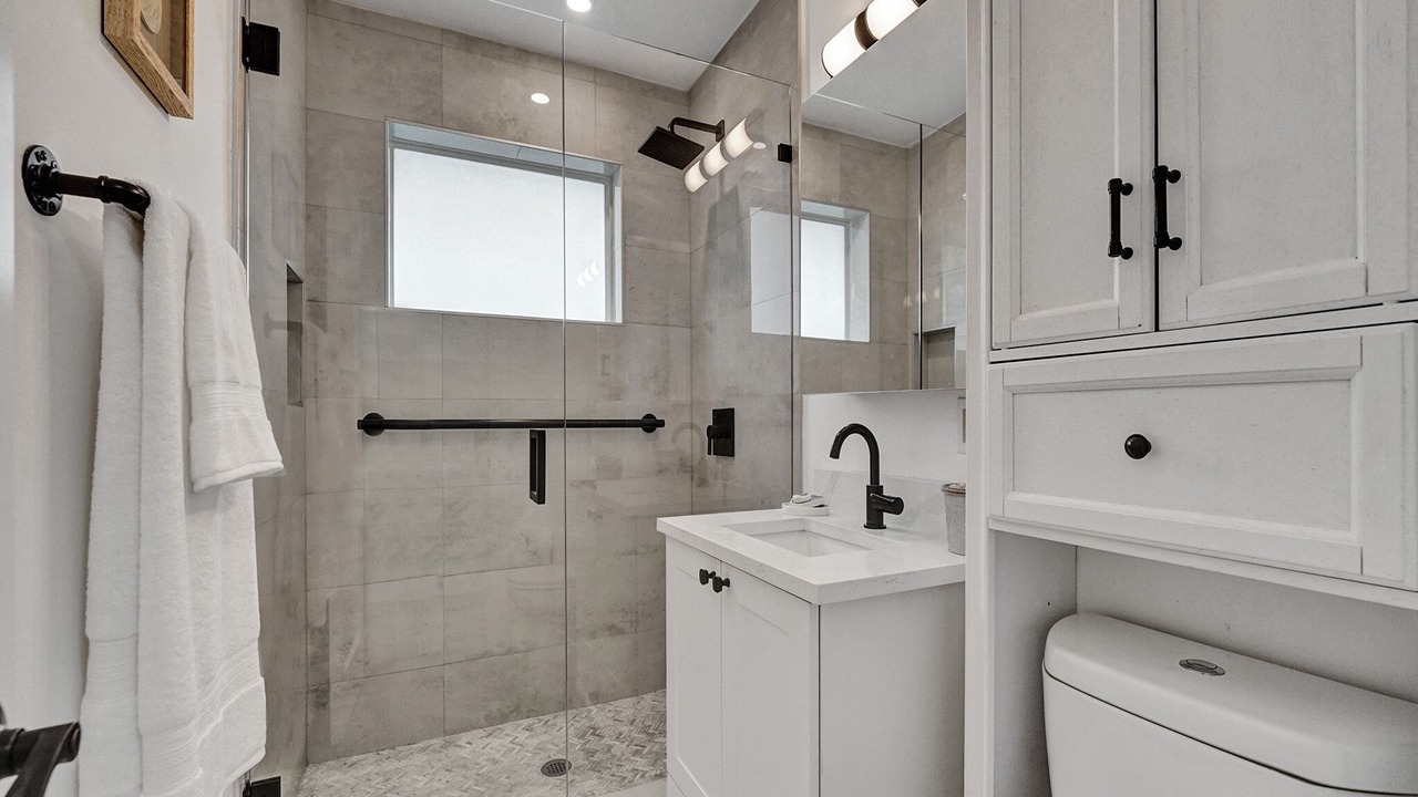 Photo of Bathroom in Citrus Isles