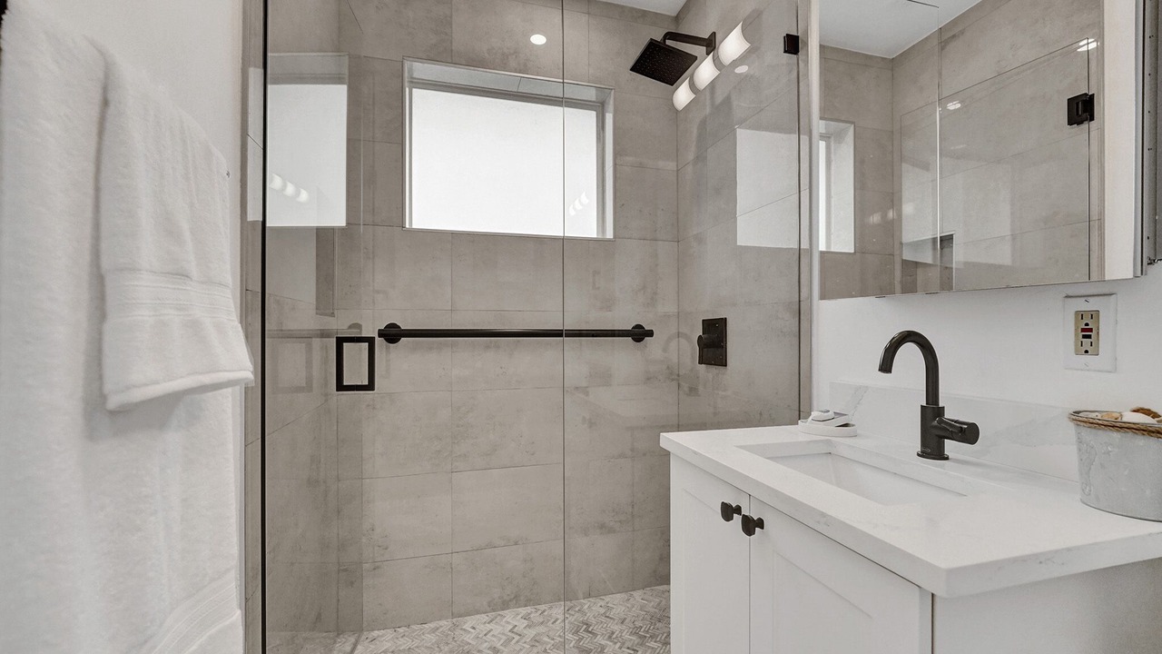 Photo of Bathroom in Citrus Isles