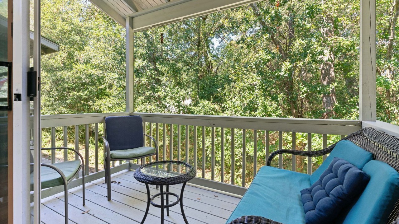 Photo of Patio Balcony in Demere Park