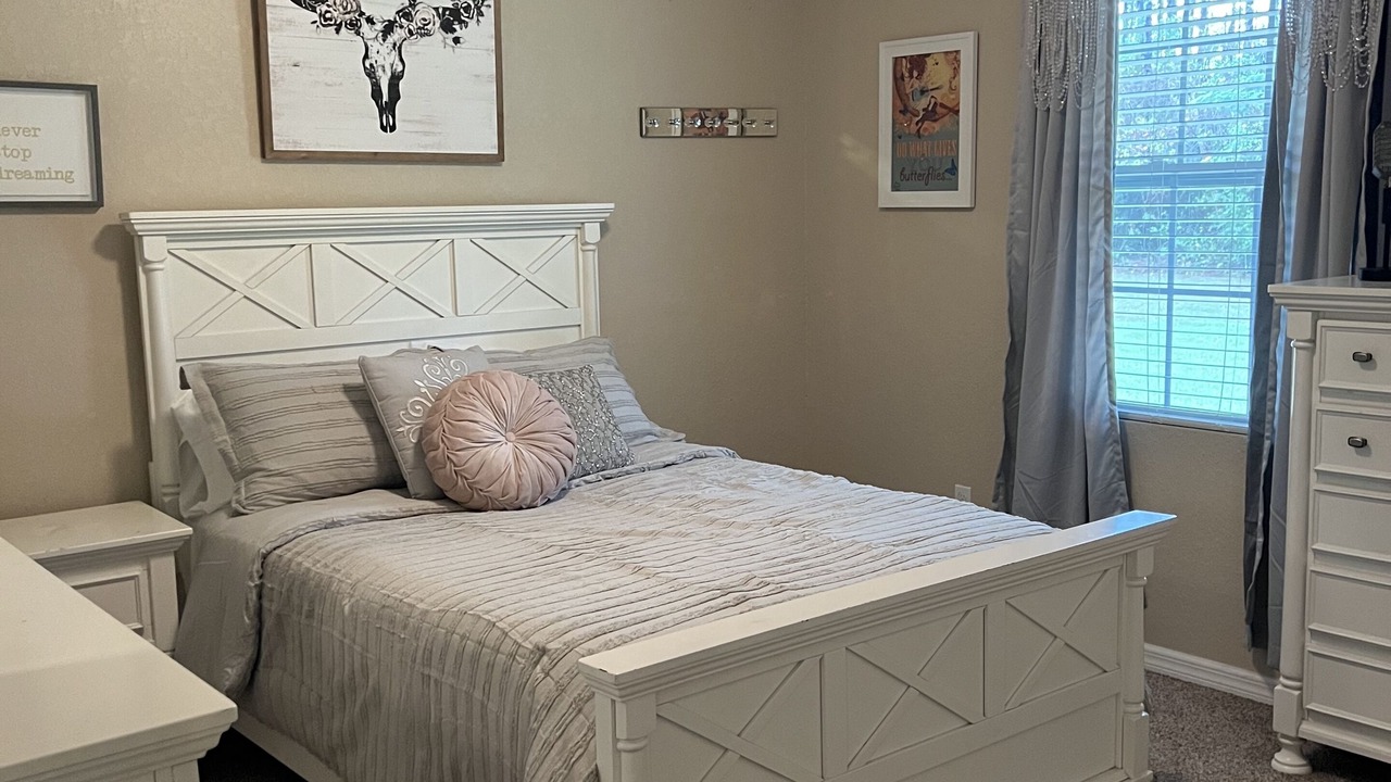 Photo of Bedroom in Newberry
