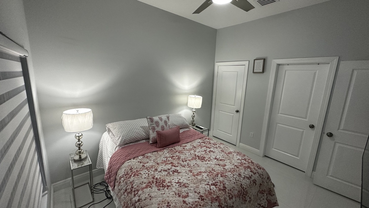 Photo of Bedroom in Coral Springs