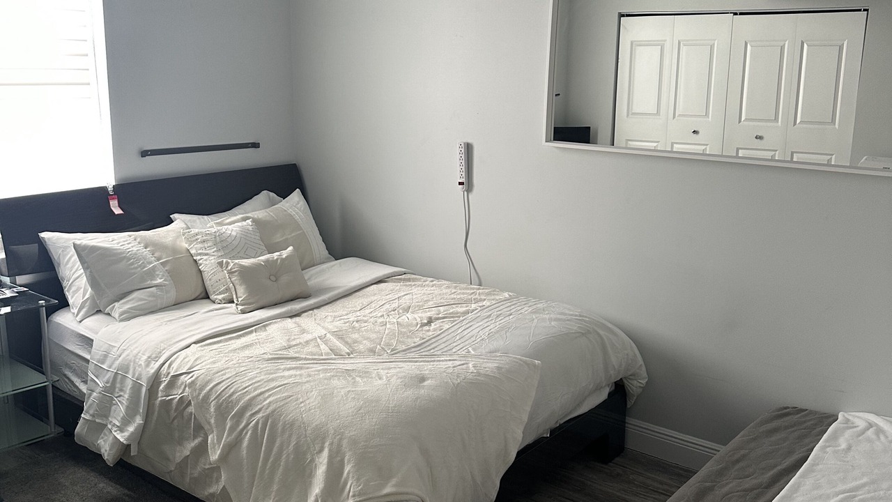 Photo of Bedroom in Coral Springs