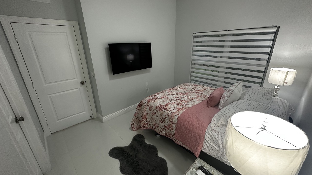 Photo of Bedroom in Coral Springs