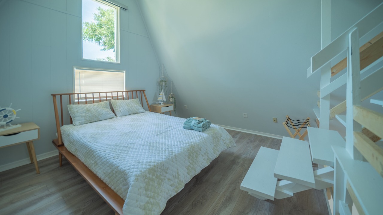 Photo of Bedroom in Laurel