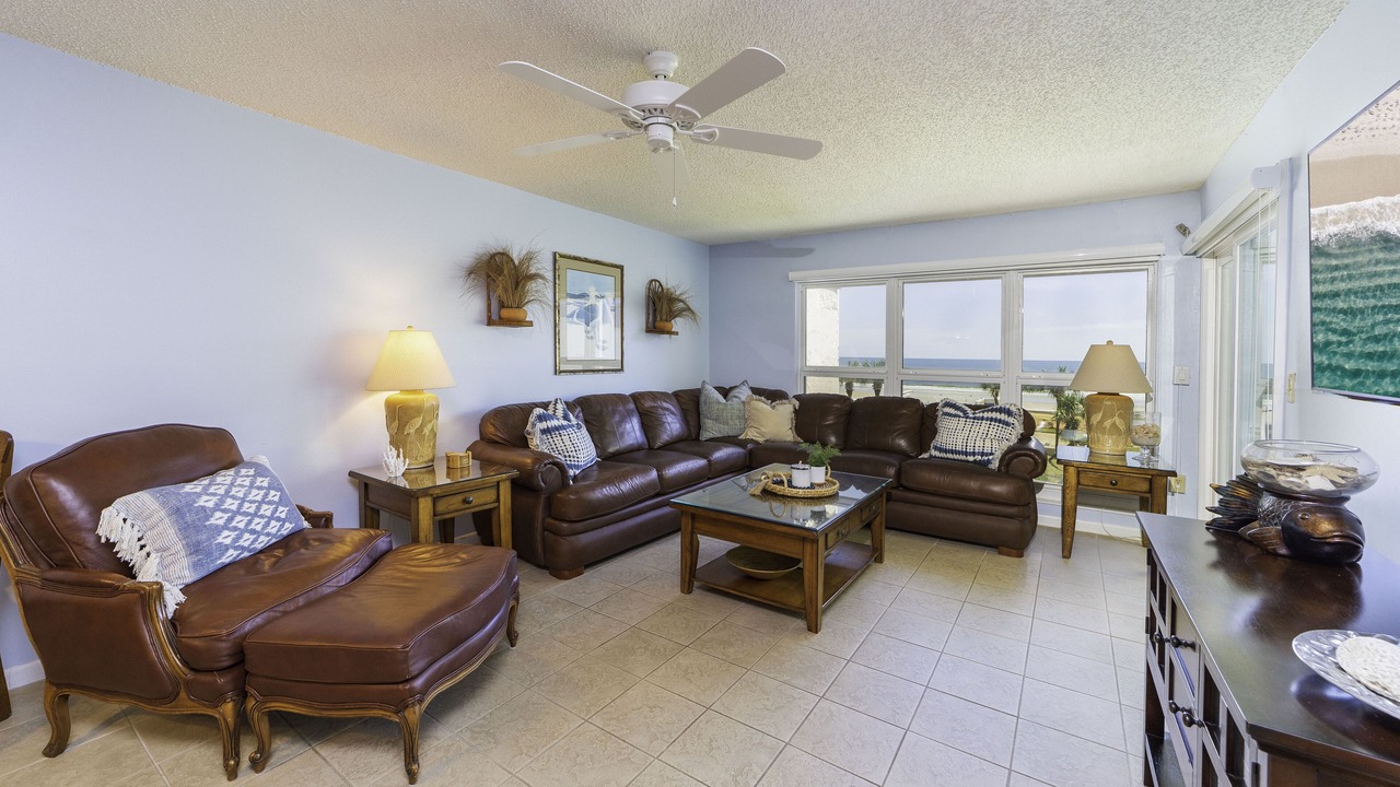 Photo of Livingroom in Crescent Beach
