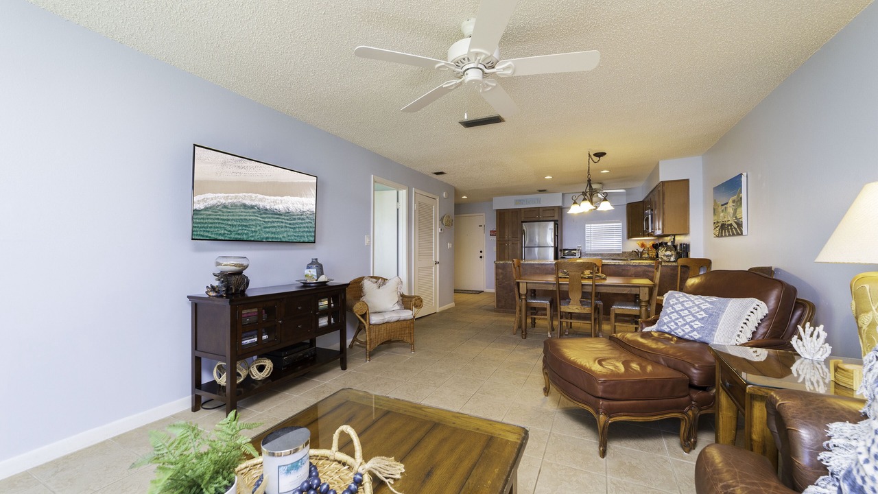 Photo of Livingroom in Crescent Beach