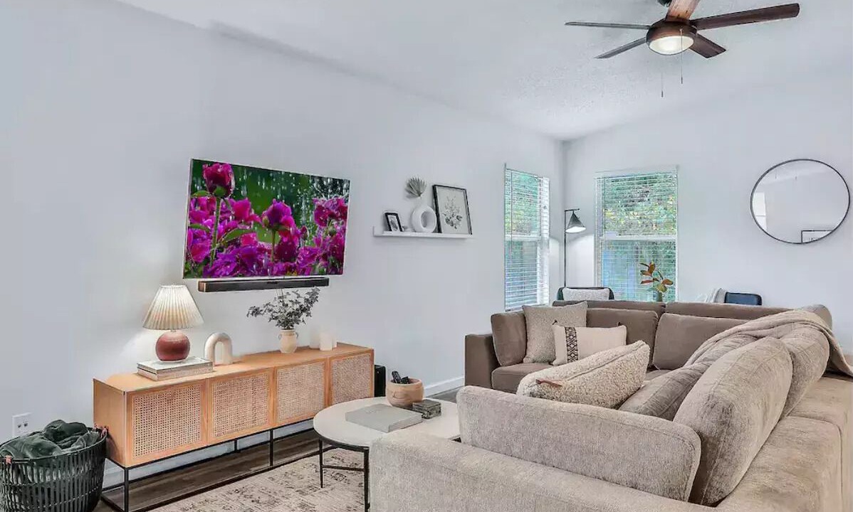 Photo of Livingroom in North Beach