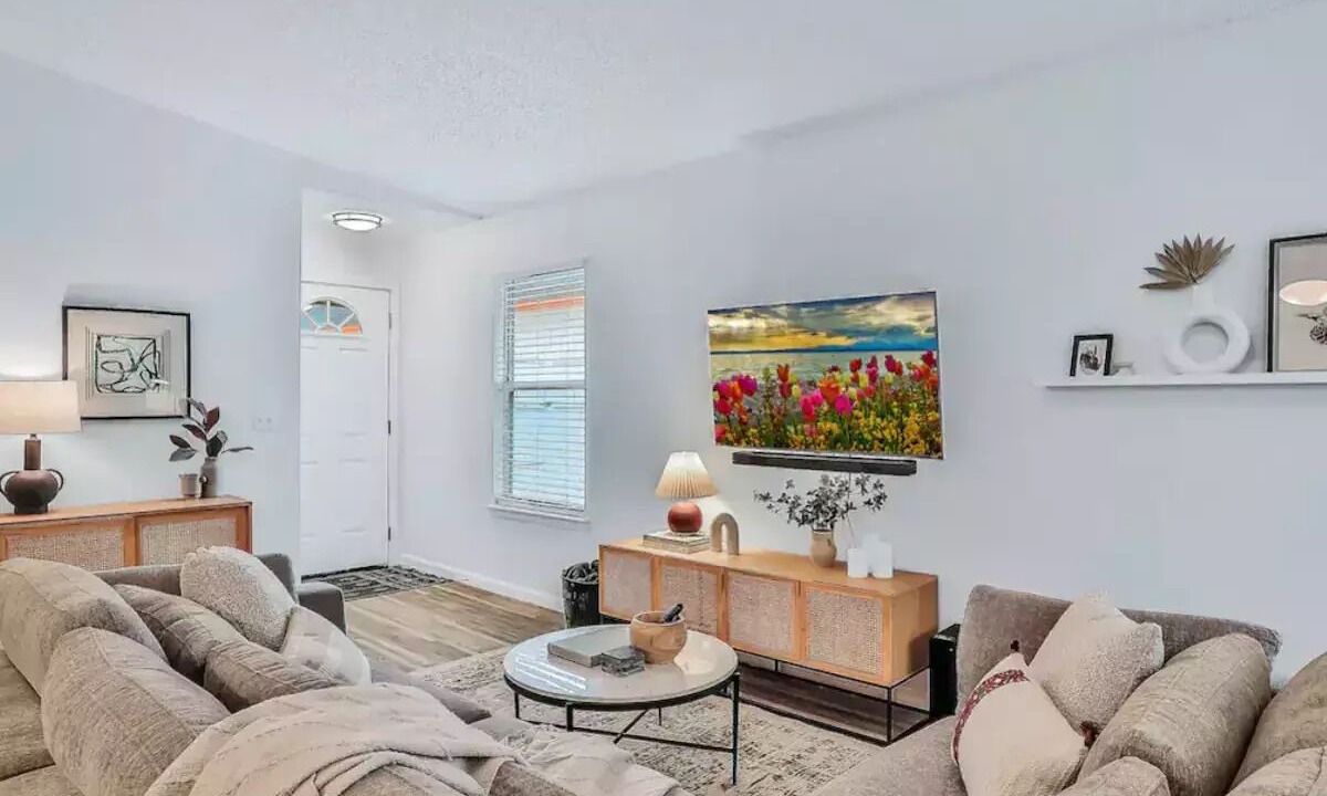Photo of Livingroom in North Beach