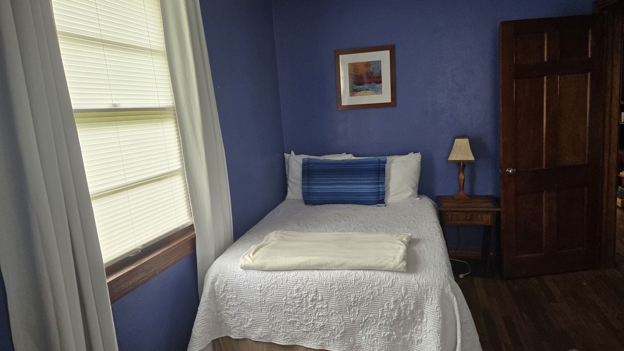 Photo of Bedroom in Murray Hill