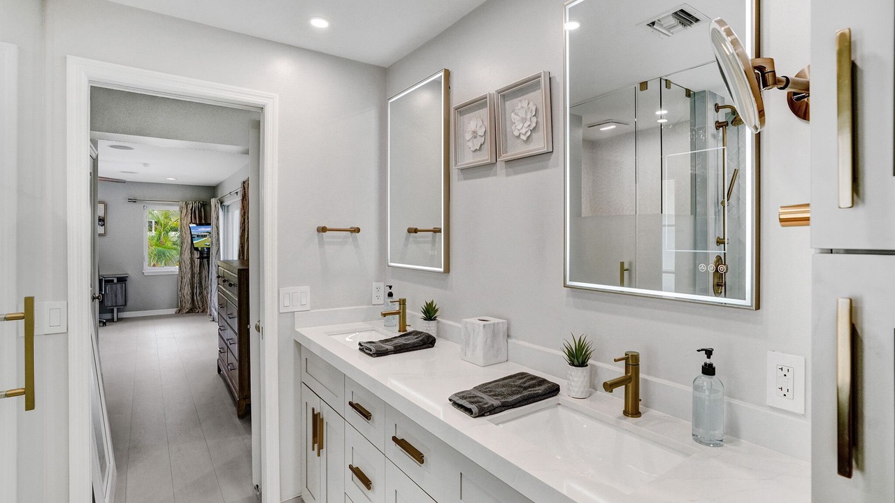Photo of Bathroom in Imperial Point