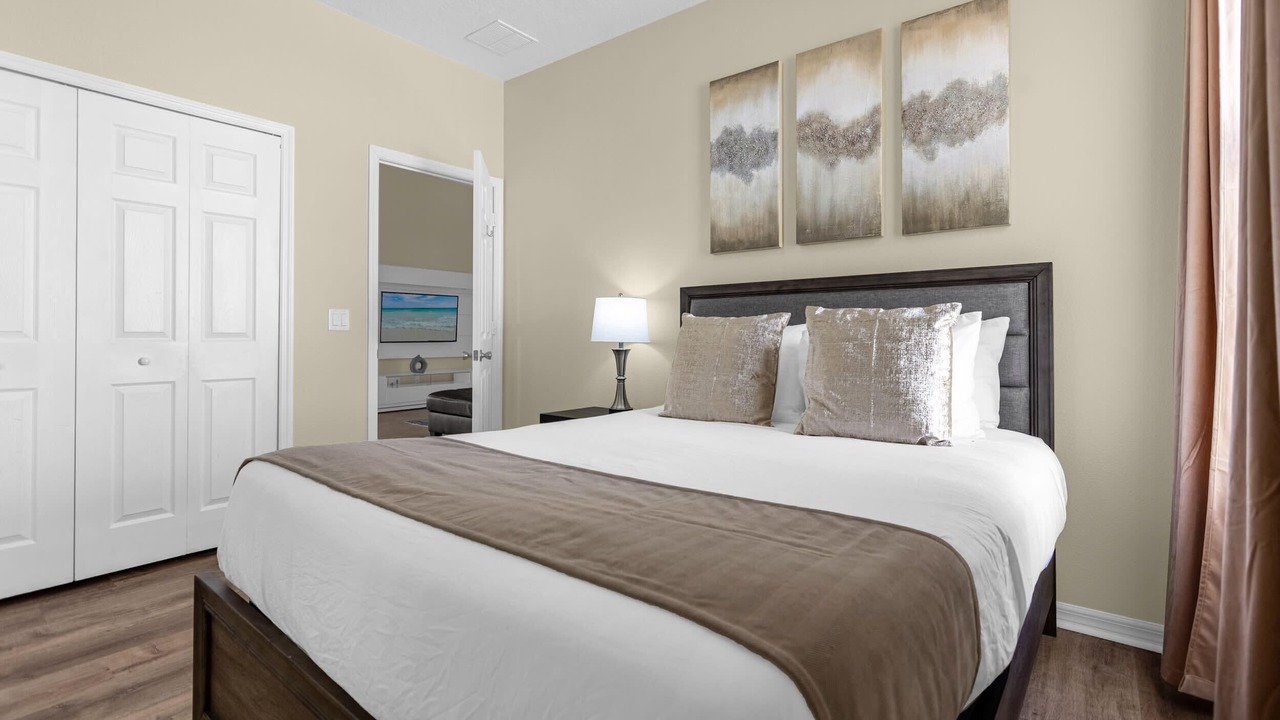 Photo of Bedroom in Crystal Cove