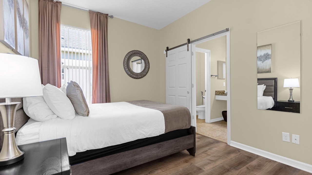 Photo of Bedroom in Crystal Cove