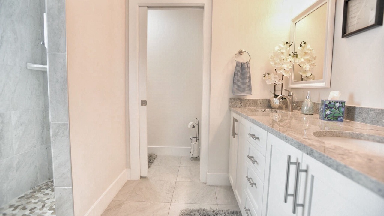 Photo of Bathroom in Edgewater