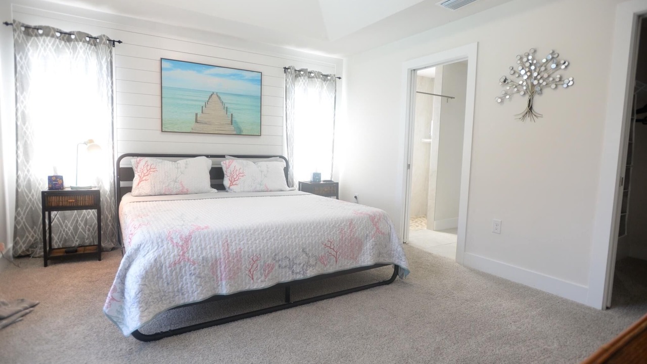 Photo of Bedroom in Edgewater