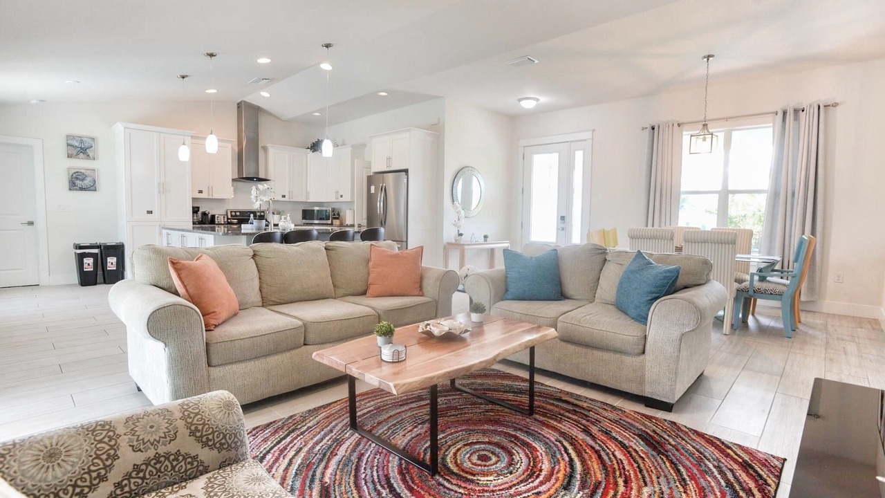 Photo of Livingroom in Edgewater