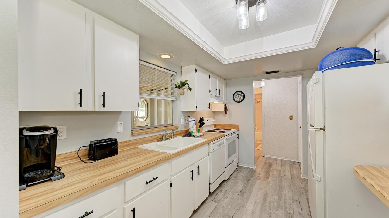 Photo of Kitchen in Gulf Gate Estates