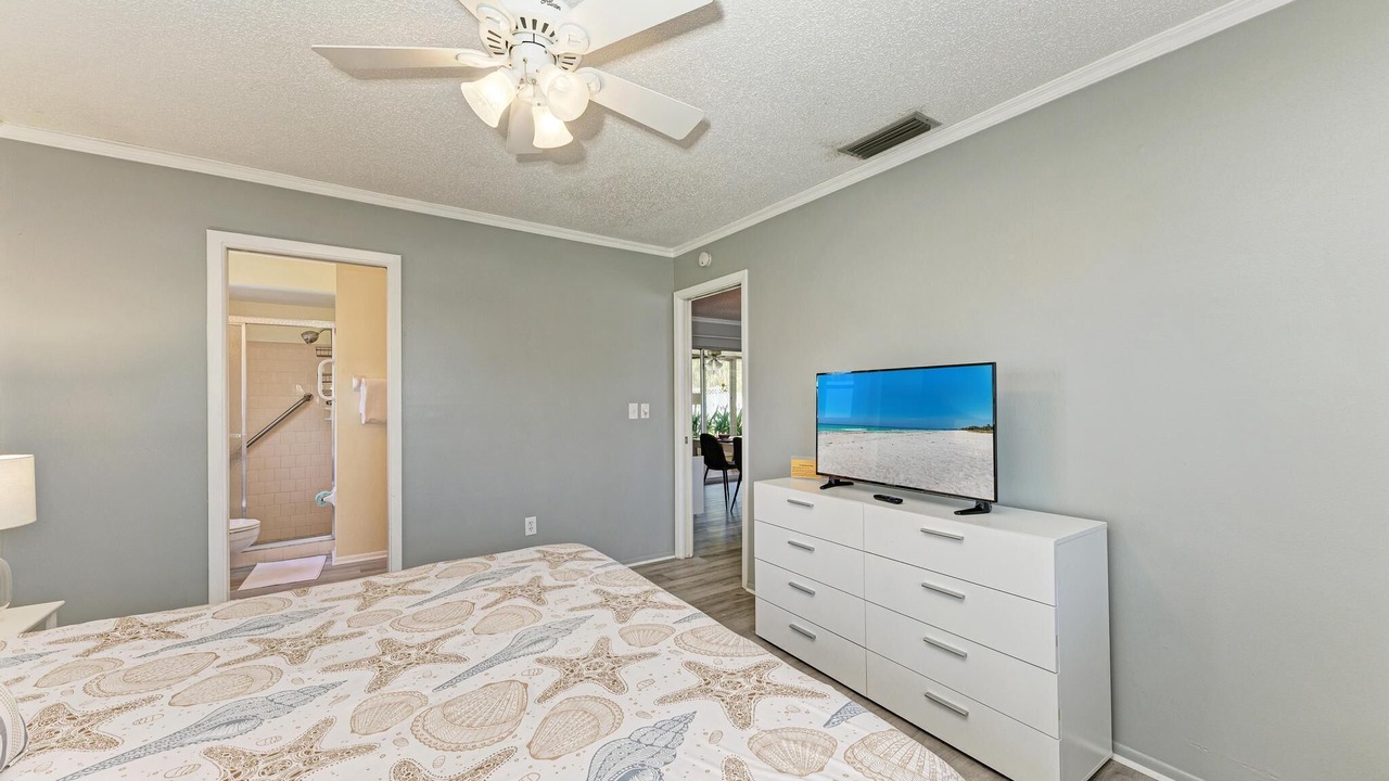 Photo of Bedroom in Gulf Gate Estates