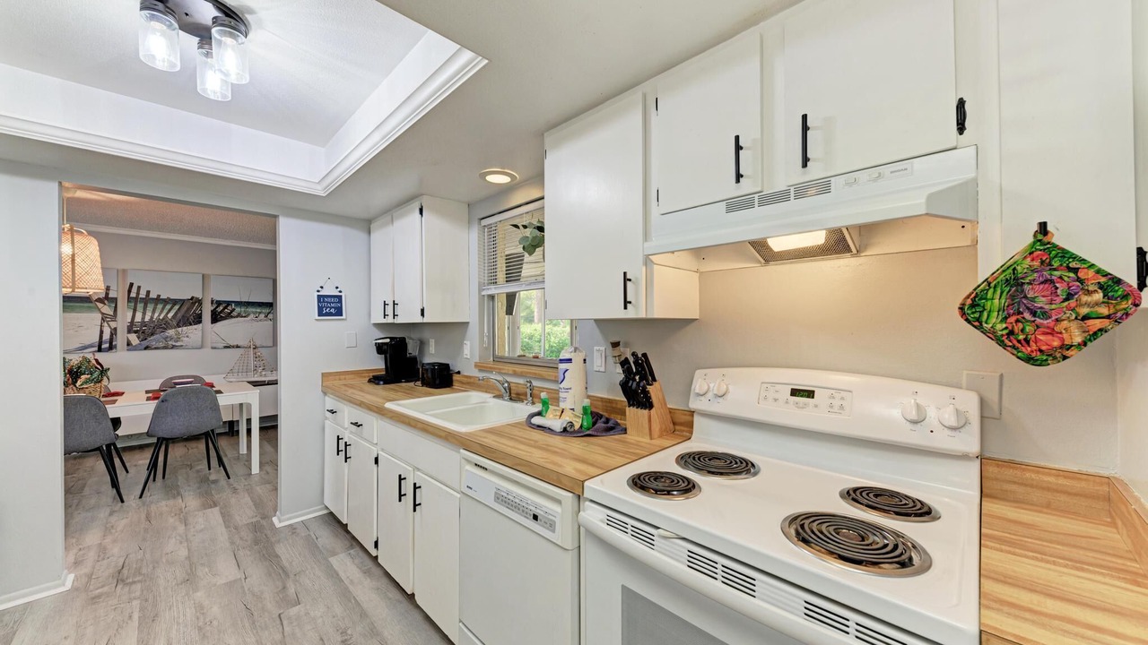 Photo of Kitchen in Gulf Gate Estates