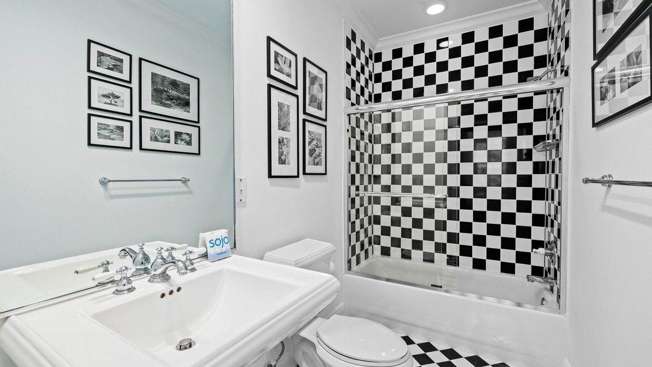 Photo of Bathroom in Victoria Park