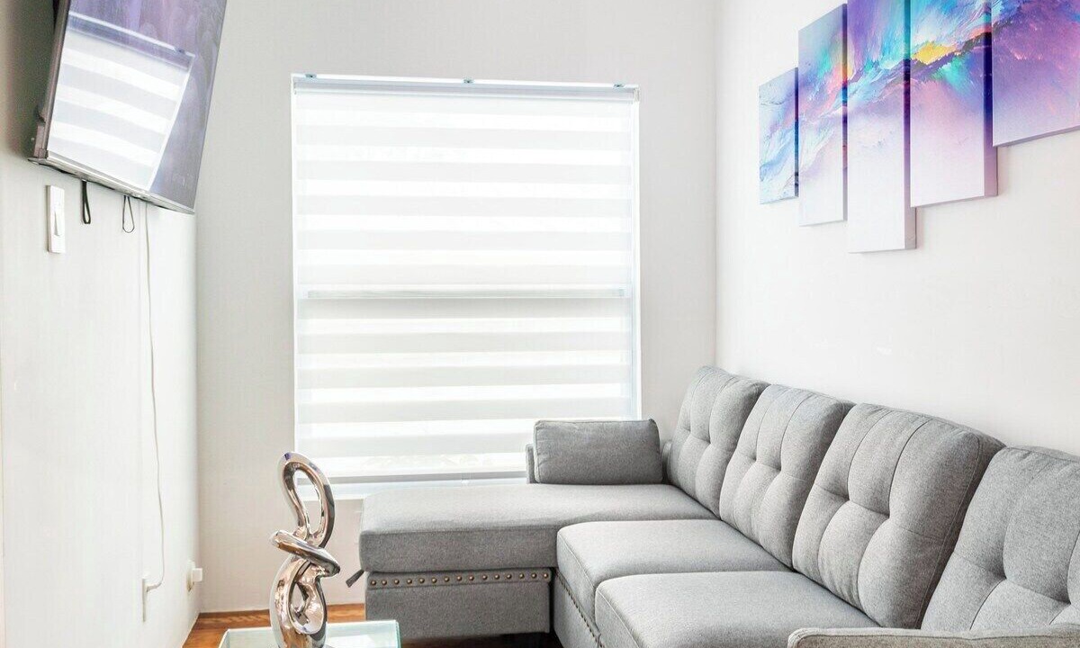 Photo of Livingroom in Poinsettia Heights