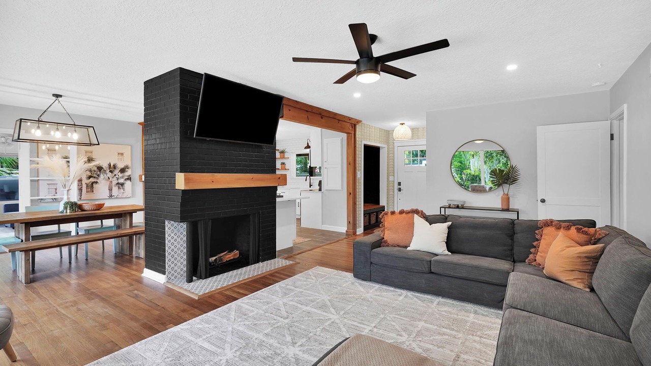 Photo of Livingroom in Lakewood