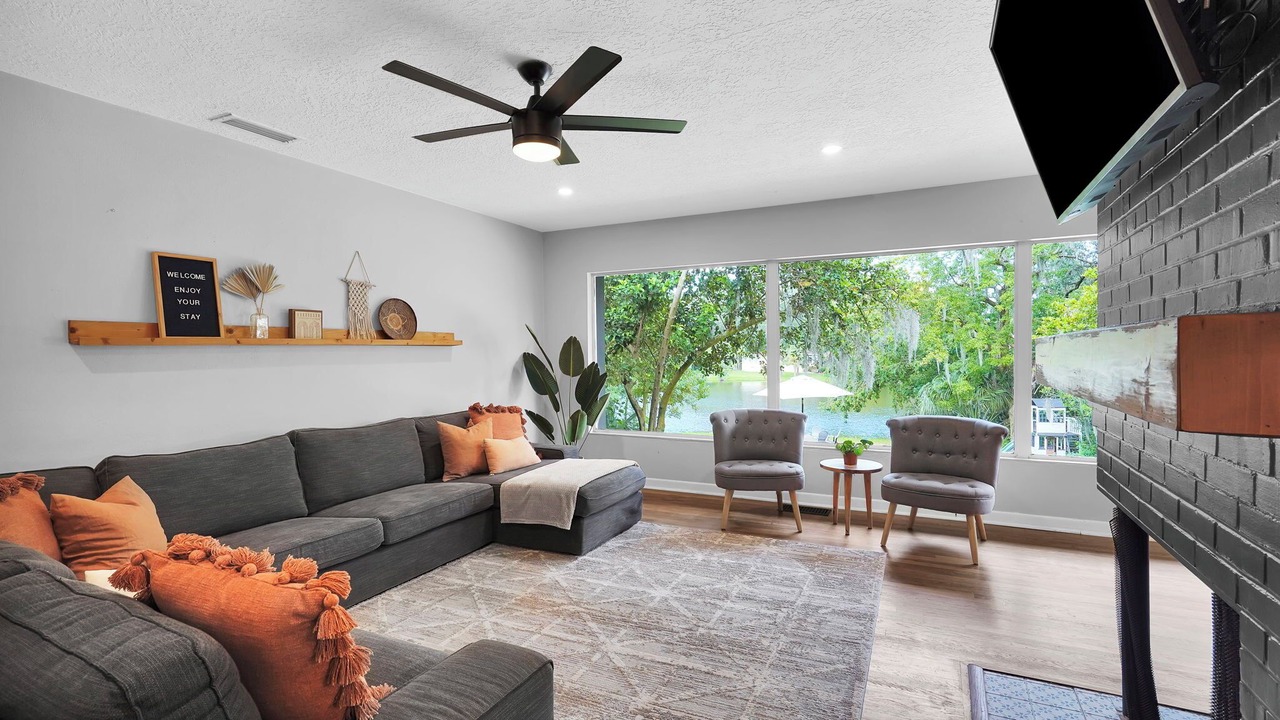 Photo of Livingroom in Lakewood