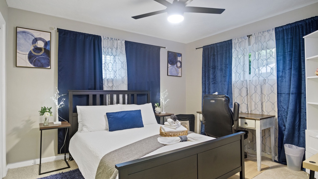 Photo of Bedroom in Lake Magdalene