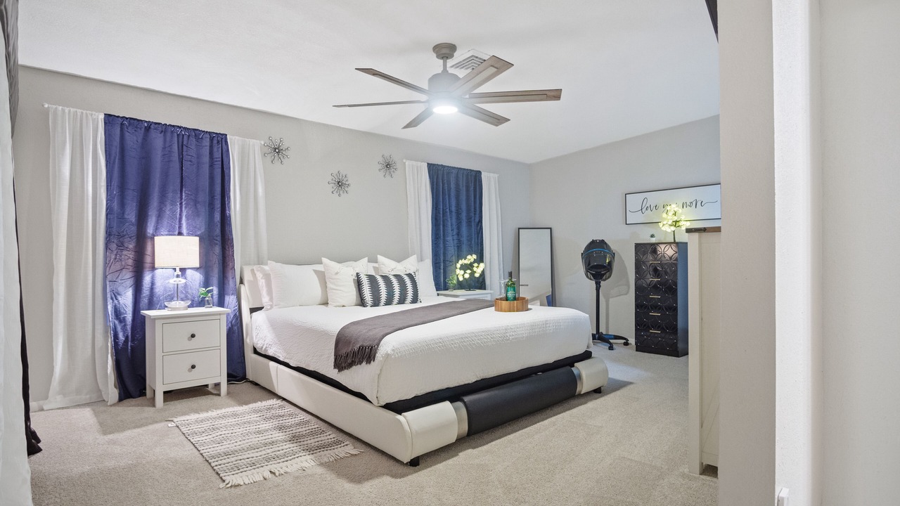 Photo of Bedroom in Lake Magdalene