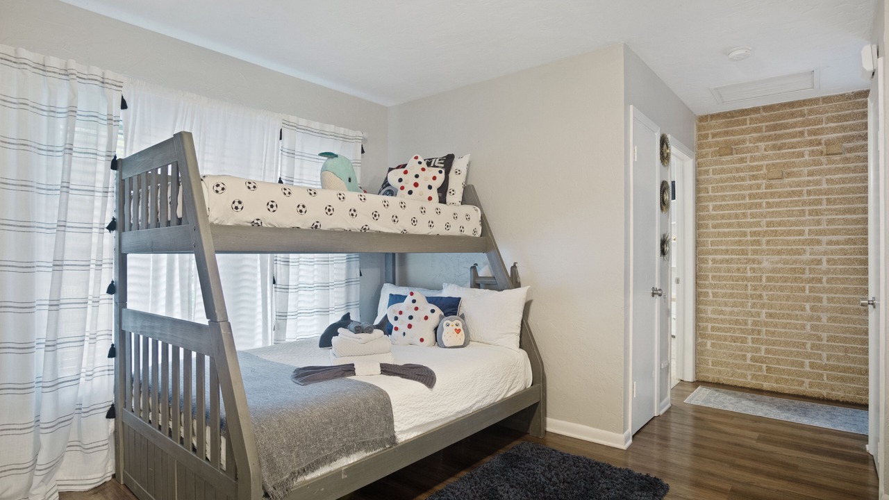 Photo of Bedroom in Lake Magdalene