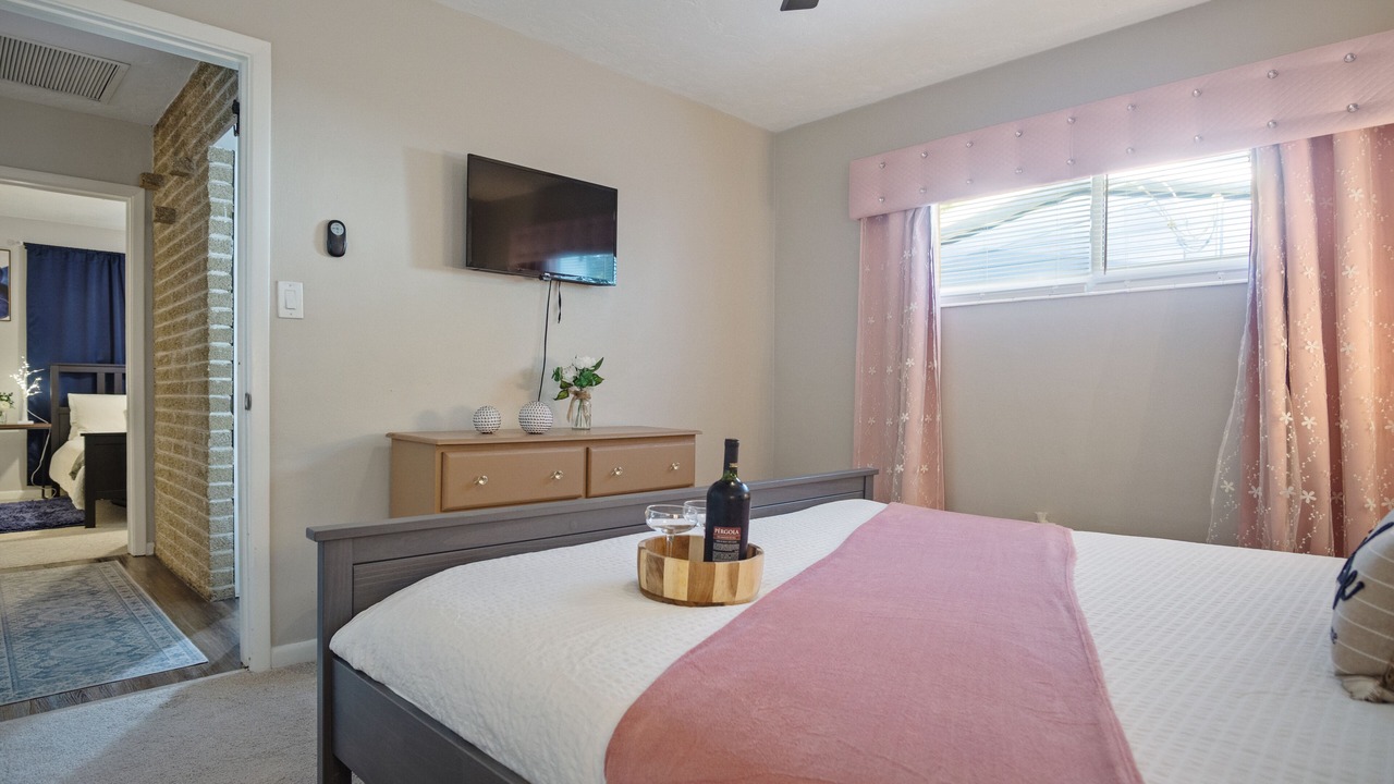 Photo of Bedroom in Lake Magdalene