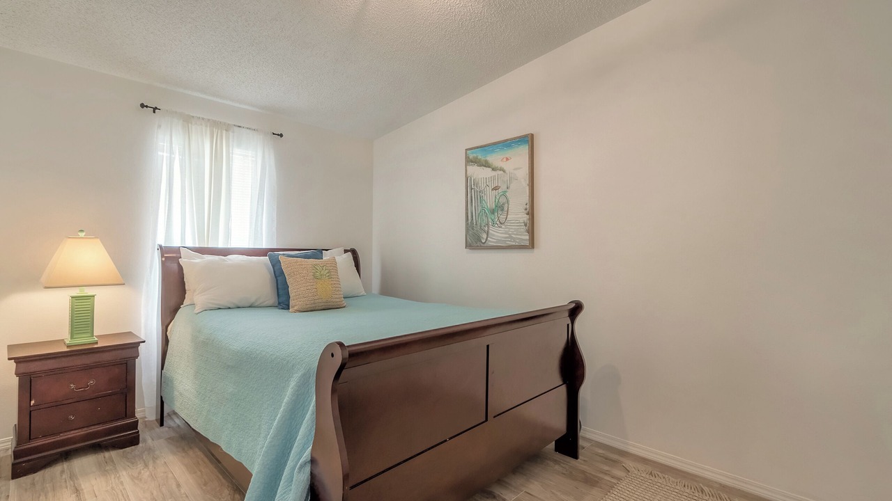 Photo of Bedroom in Edgewater