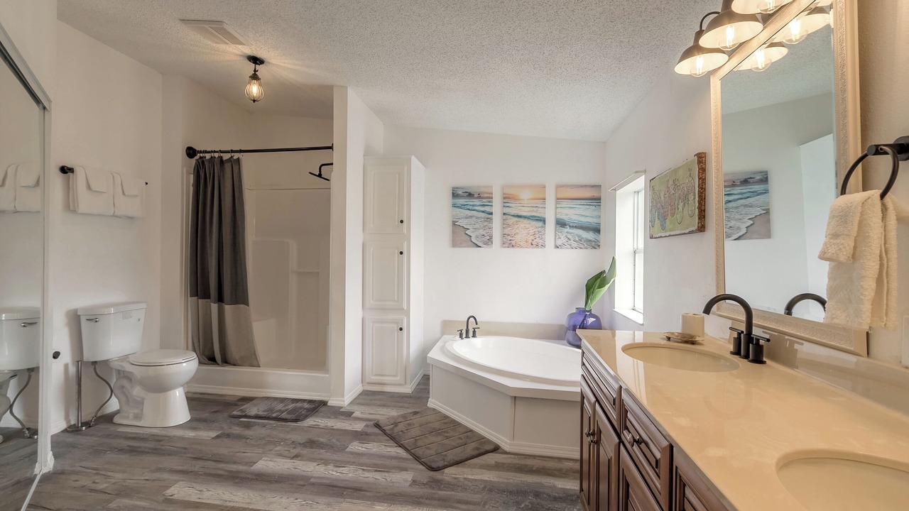 Photo of Bathroom in Edgewater
